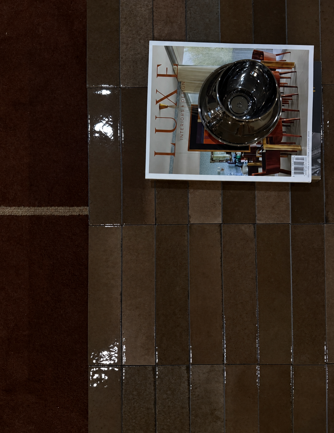 Customer photo of the Sera coffee table with a magazine and chrome cup